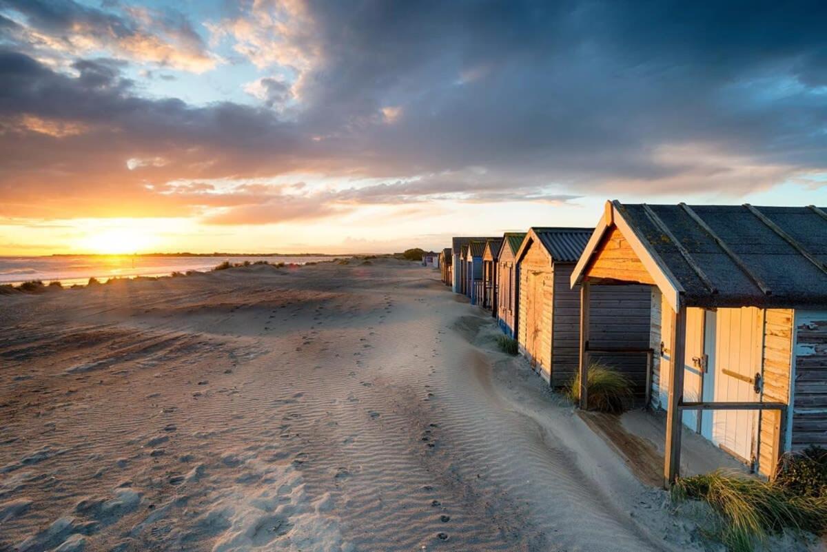 Sunny & Modern Near The Beach & Village W Parking East Wittering Dış mekan fotoğraf